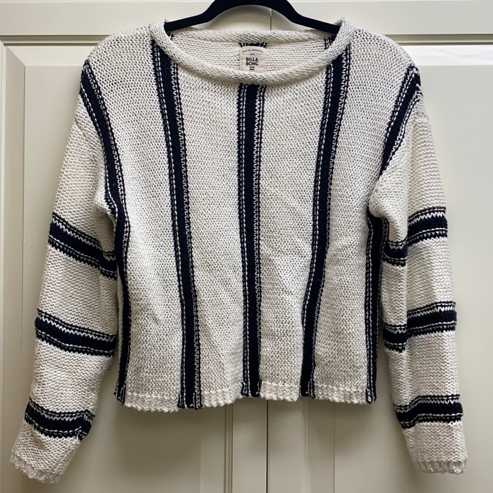 Billabong sweater size small